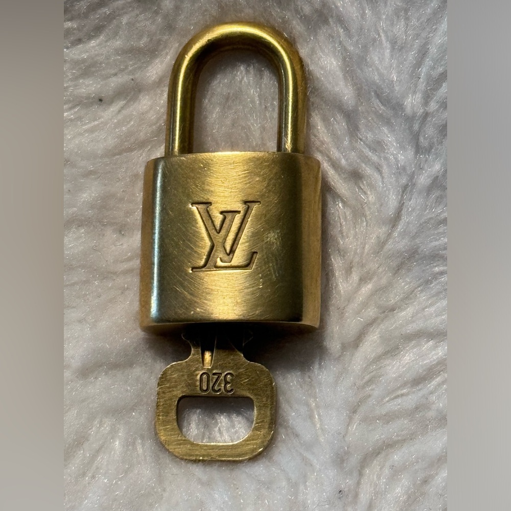 LOUIS Vuitton brass lock set with key 320 Authentic padlock